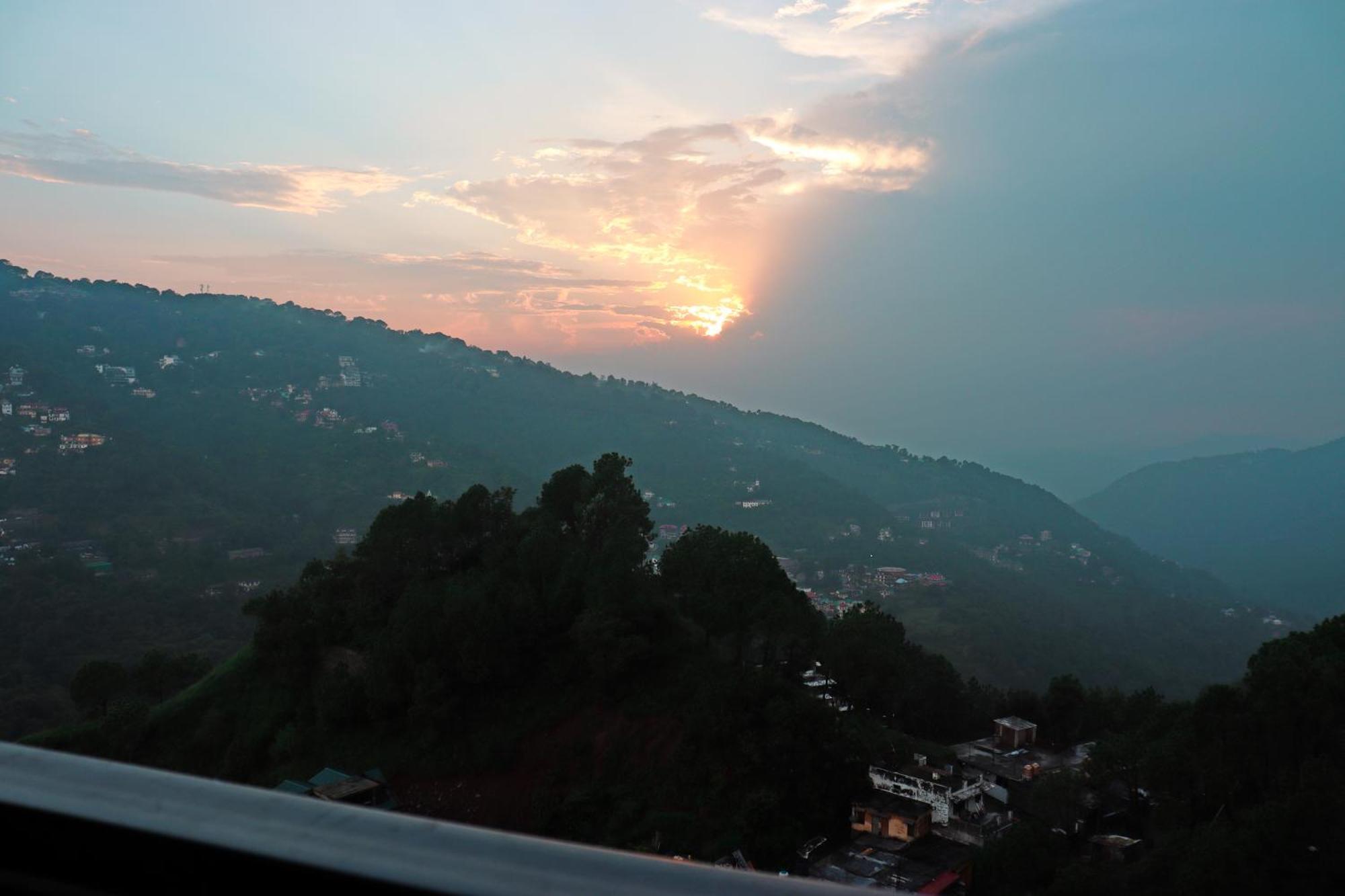 Rosetum Kasauli Hotell Eksteriør bilde
